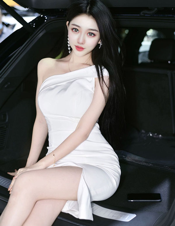 曼谷外围女大学生