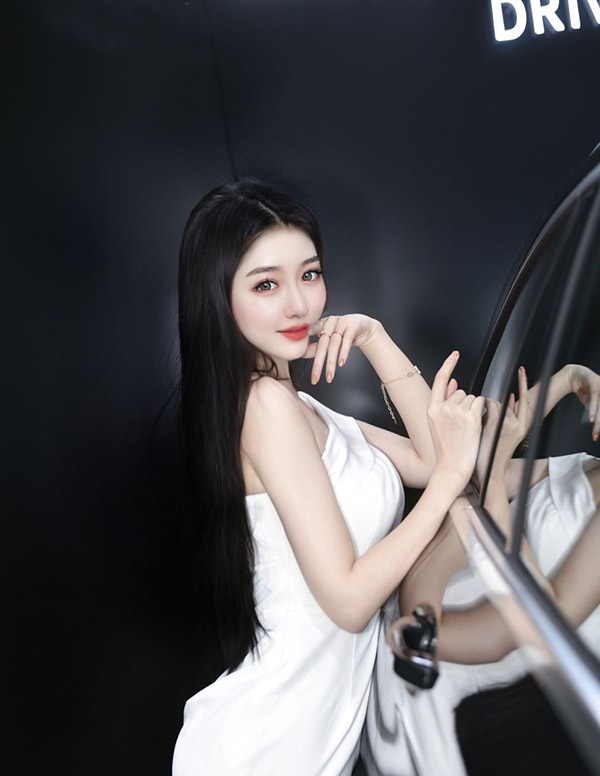 巴黎外围女大学生