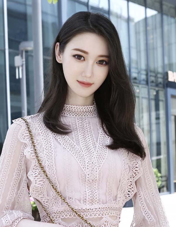 温哥华伴游模特