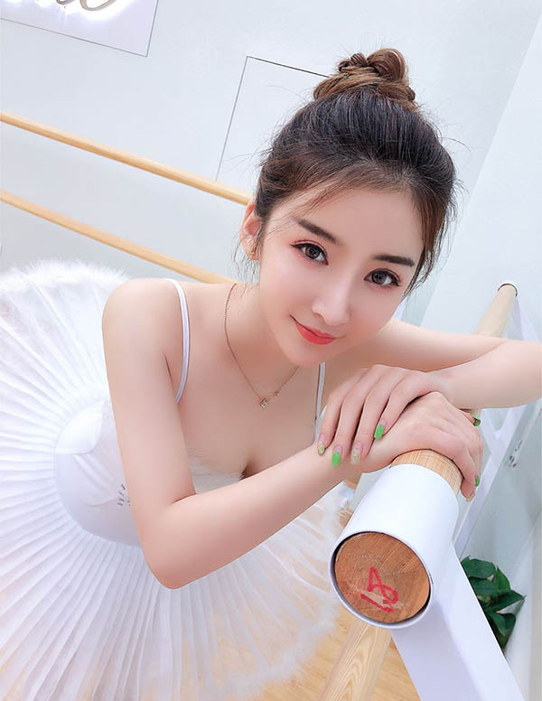 巴黎大学生伴游